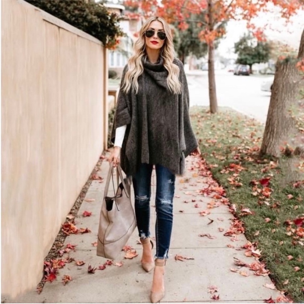 Vici Red Sweater Poncho